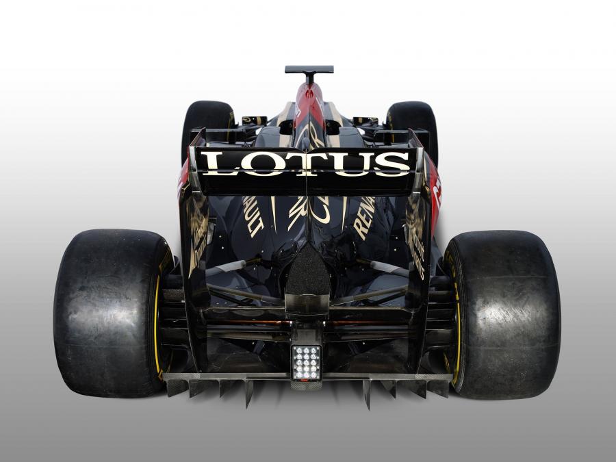  Lotus E21 2013 года  (фото 7 из 13)